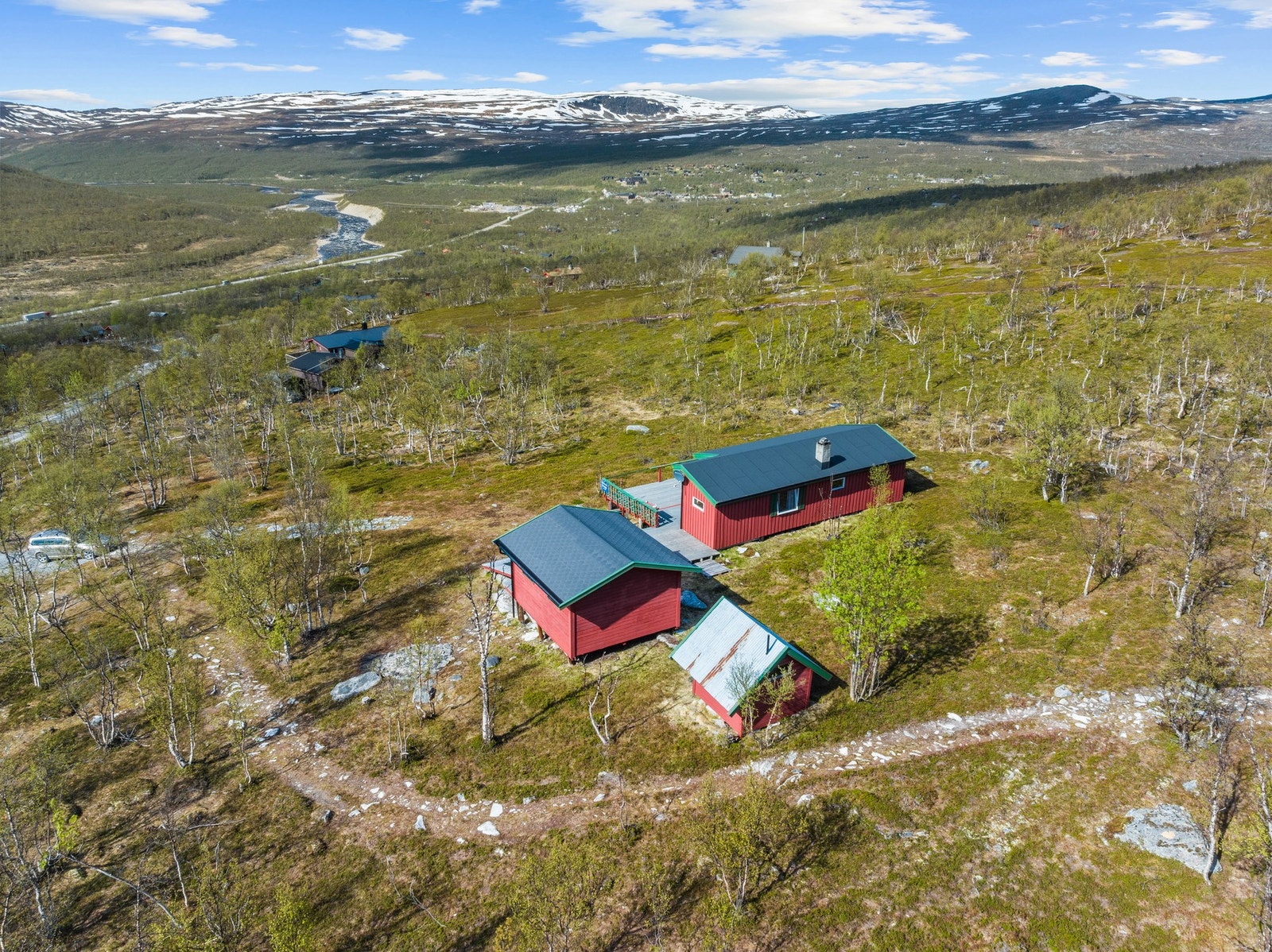 Herfra er det kort vei til flotte tur- og friluftsområder, sommer som vinter. Galleribilde