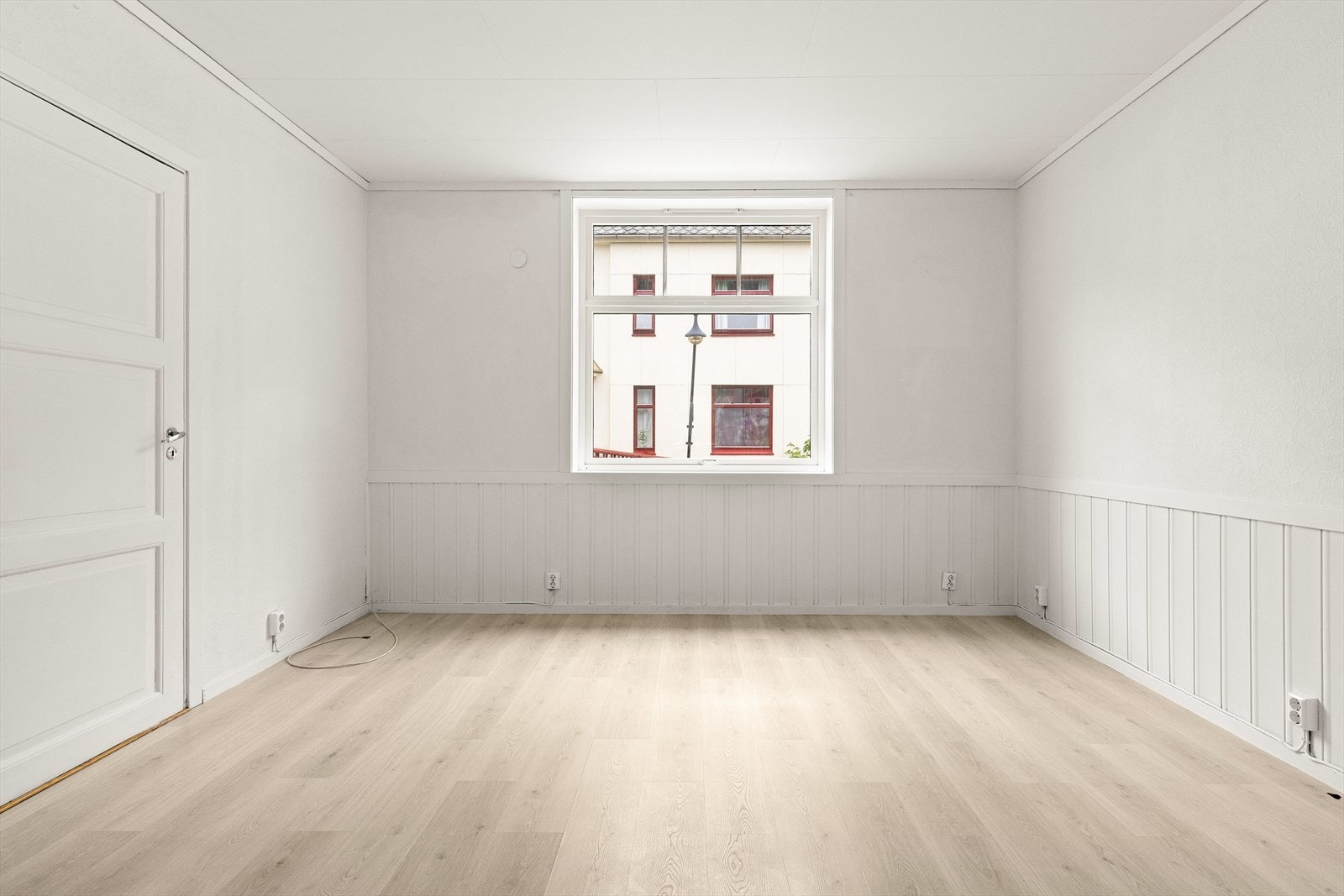 Dette er en 2-roms leilighet i byggets 1. etasje. Galleribilde