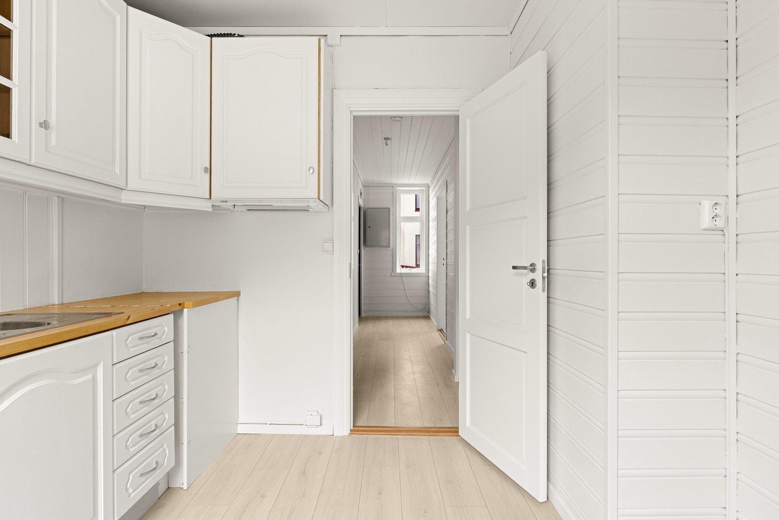 Kjøkkenet har et areal på 7,4 m². Galleribilde