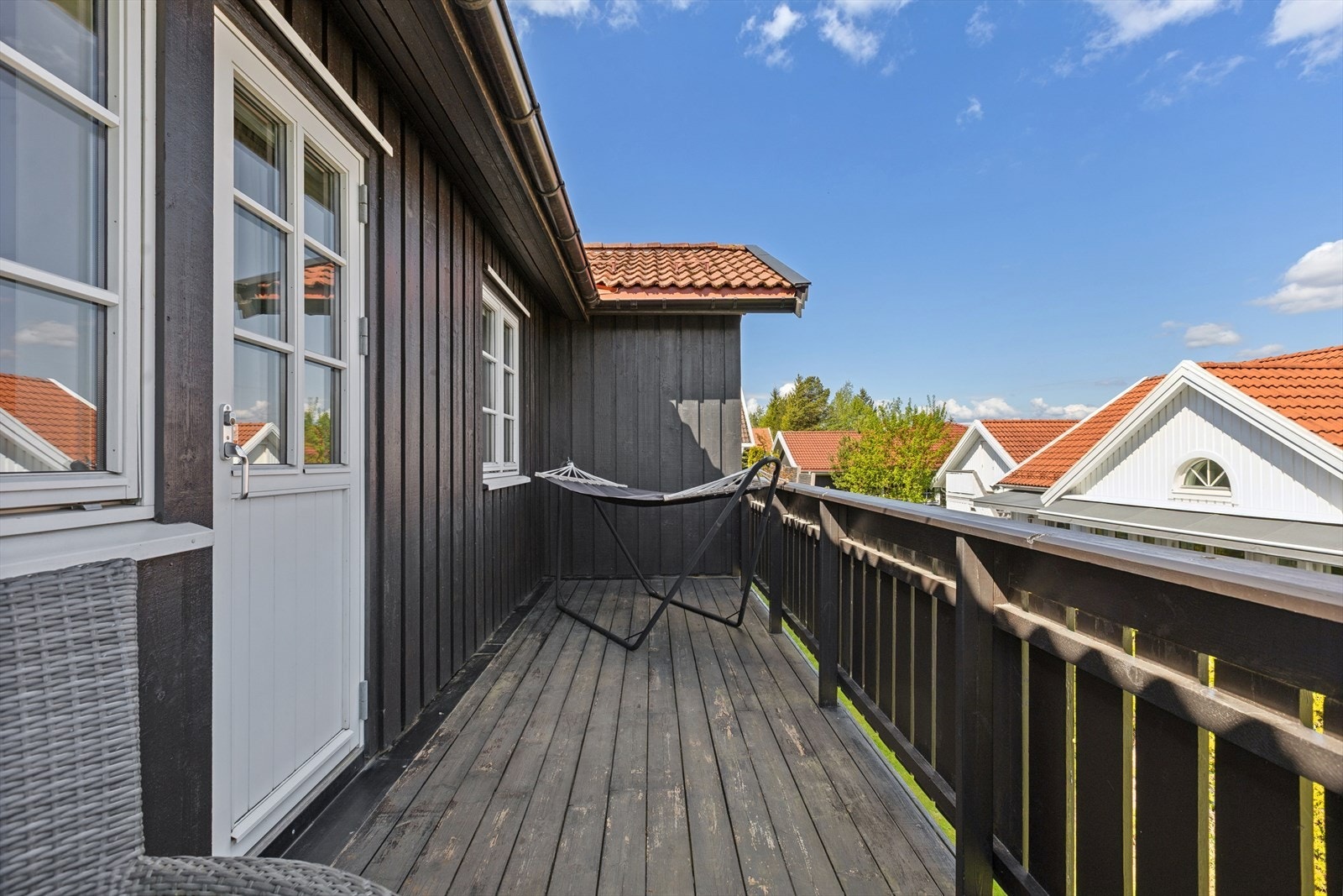Fra soverommet er det direkte utgang til en balkong på 11 m². Galleribilde