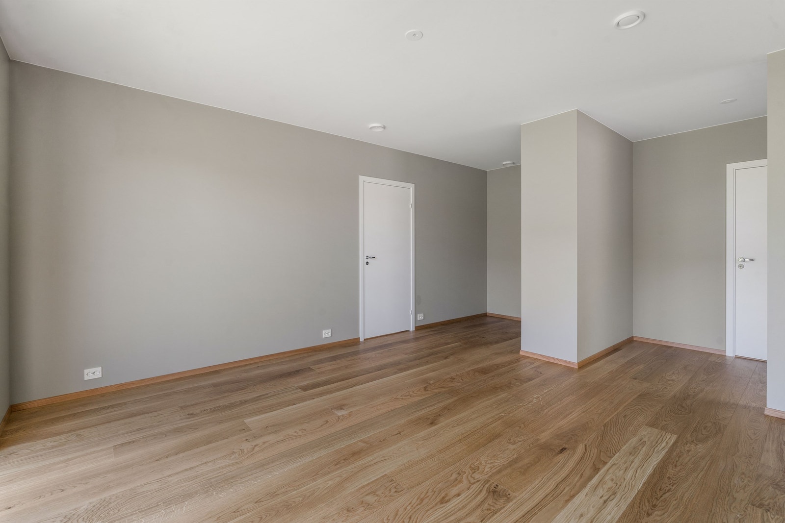 Stue / allrom / hybel / hoved soverom. Mulighetene er mange etter eget ønske og behov. Galleribilde