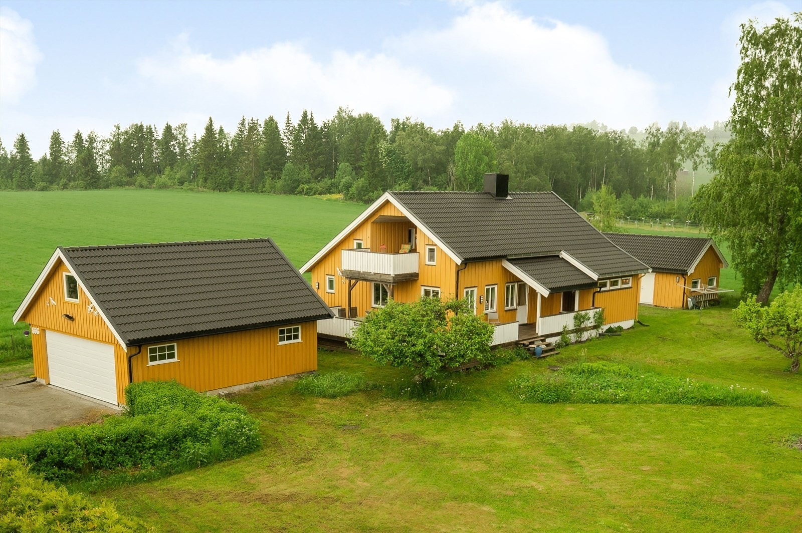 Velkommen til Bergsmeierivegen 556! Foto: Husfoto ved Reidar Valberg. Galleribilde