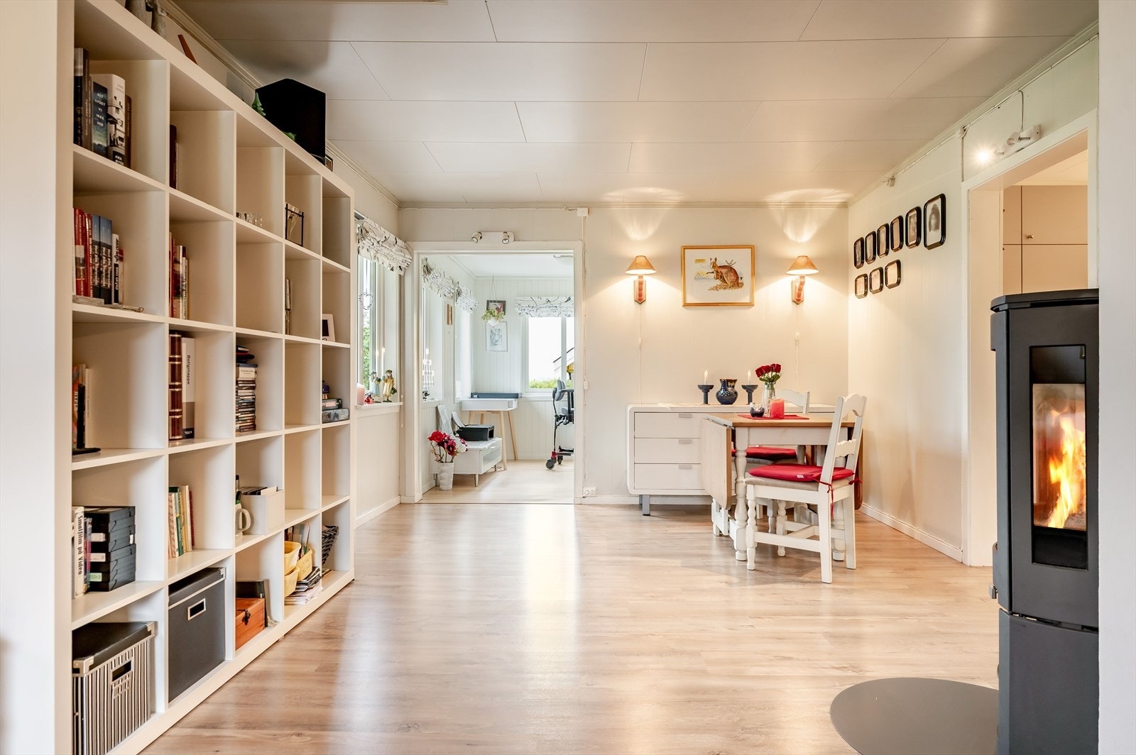 Plass til spisebord i tilknytning til kjøkkenet. Galleribilde
