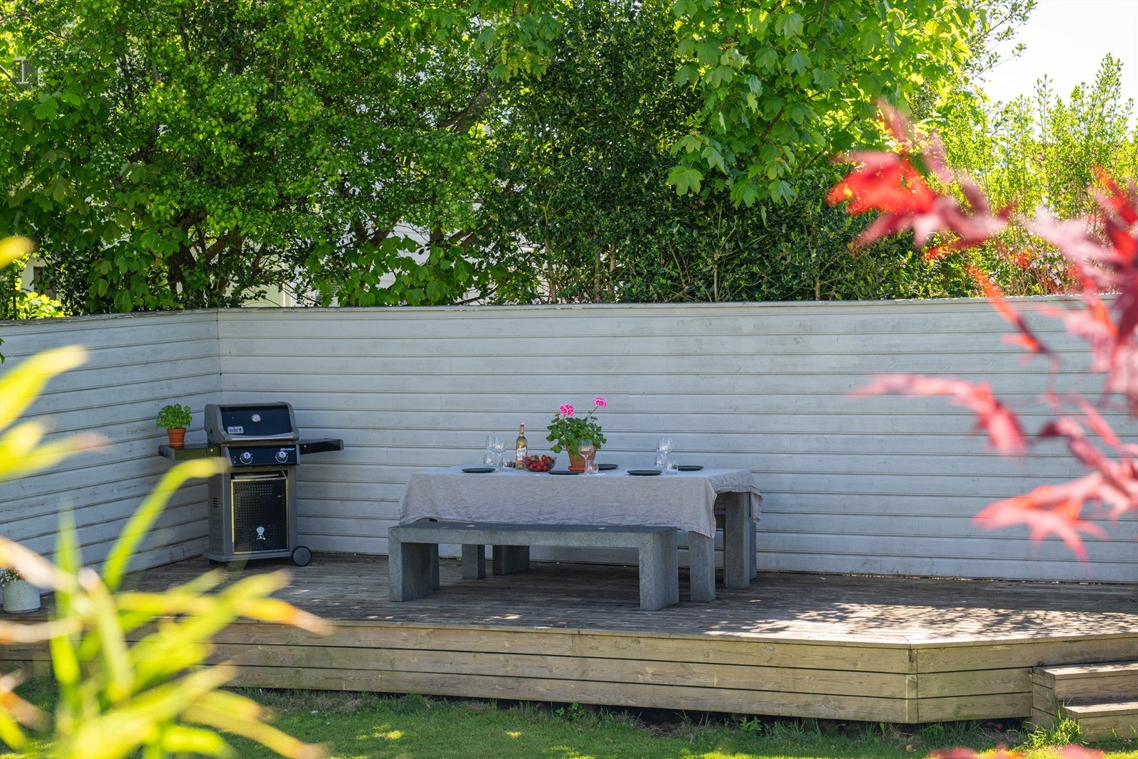 Felles terrasse hvor en kan dekke på til flere gjester. Galleribilde