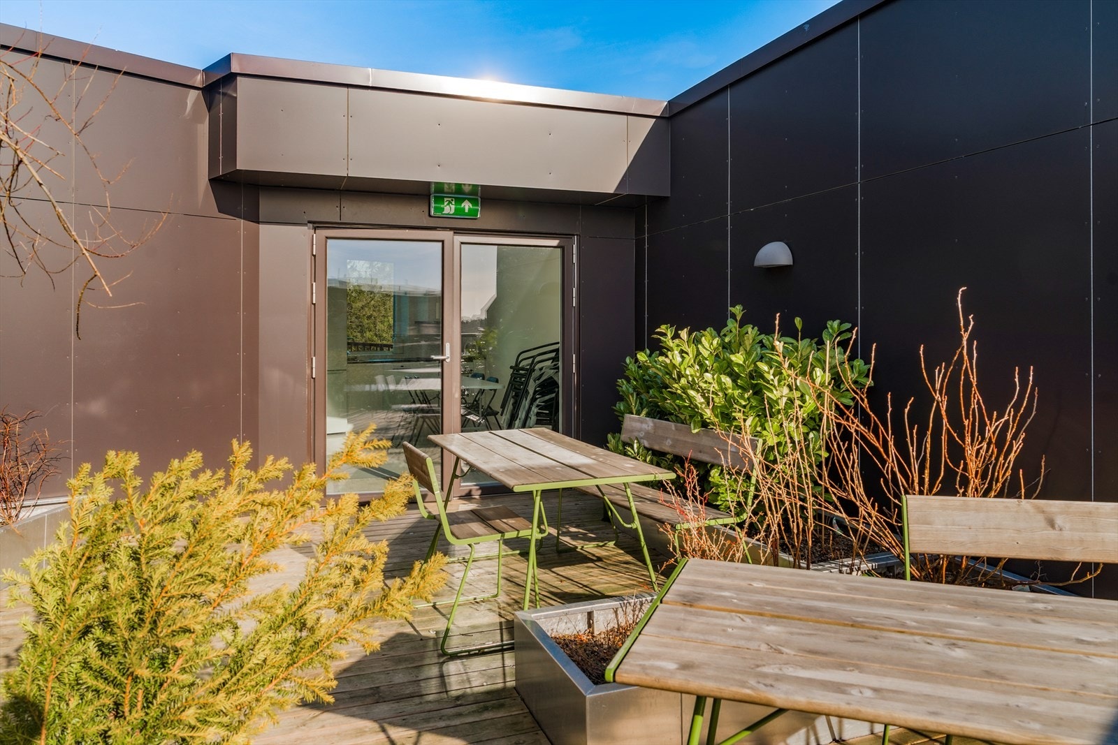 Felles takhage med kjøkkendel - perfekt for fine sommerdager med venner og familie! Galleribilde