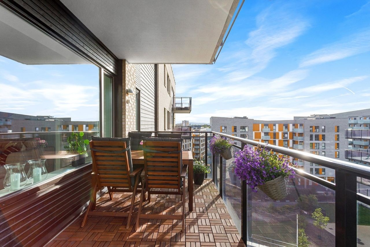 Her er det er god plass til utemøbler og grill. Galleribilde