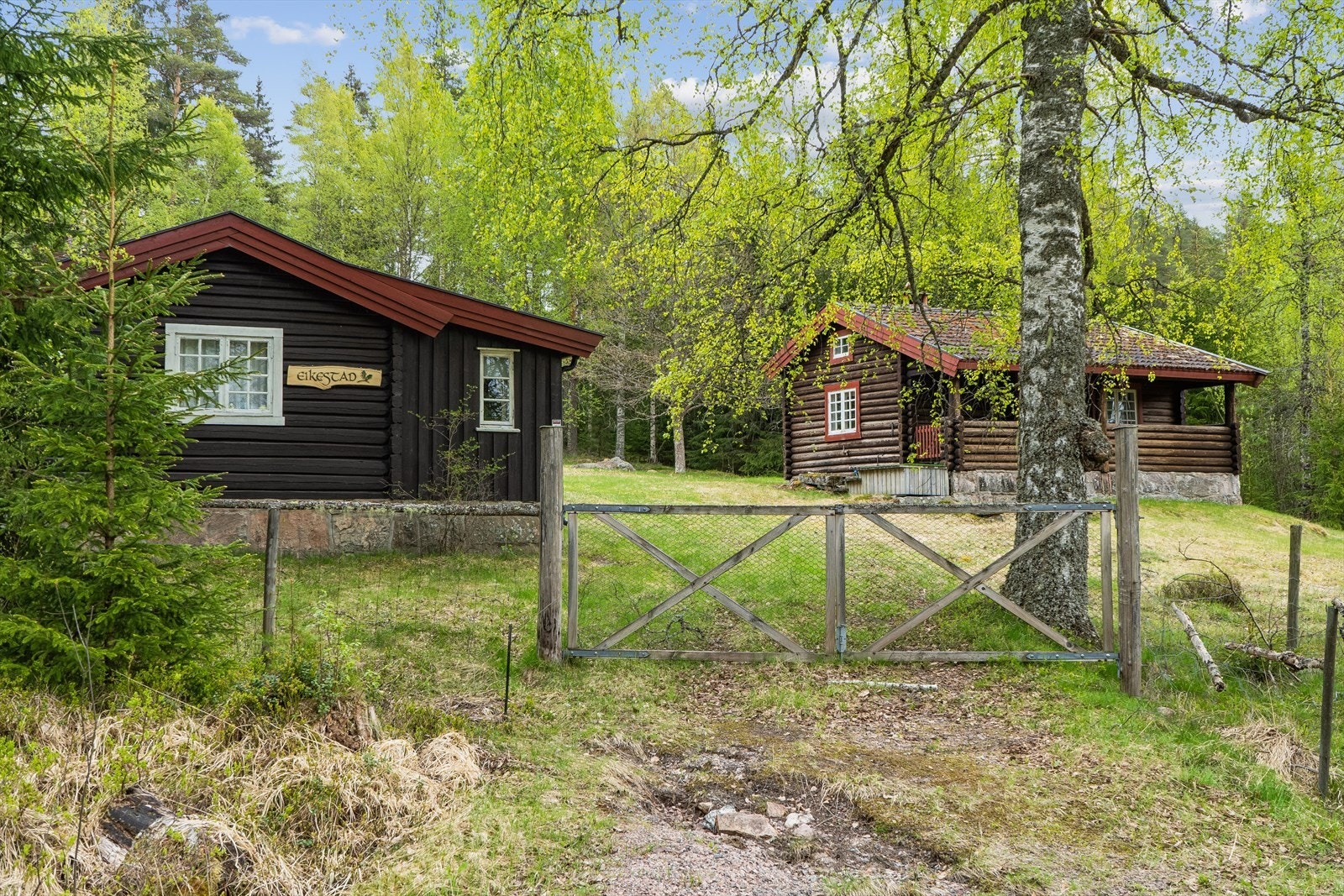 Eikestadveien 167 - hyttetun med flere bygninger Galleribilde