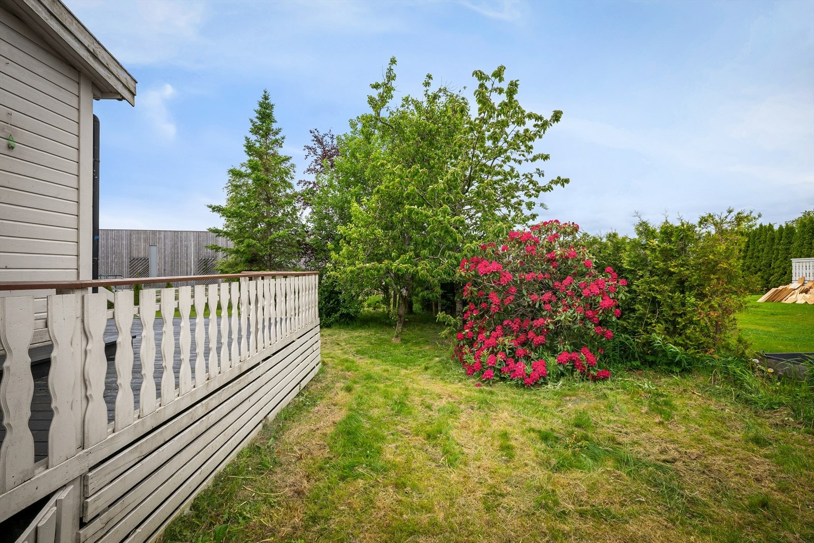 Uteområde med plass for lek og aktiviteter Galleribilde