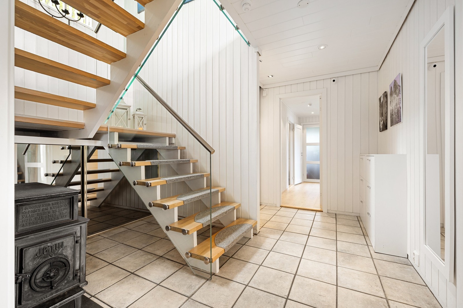 Flislagt hall med gulvvarme Galleribilde