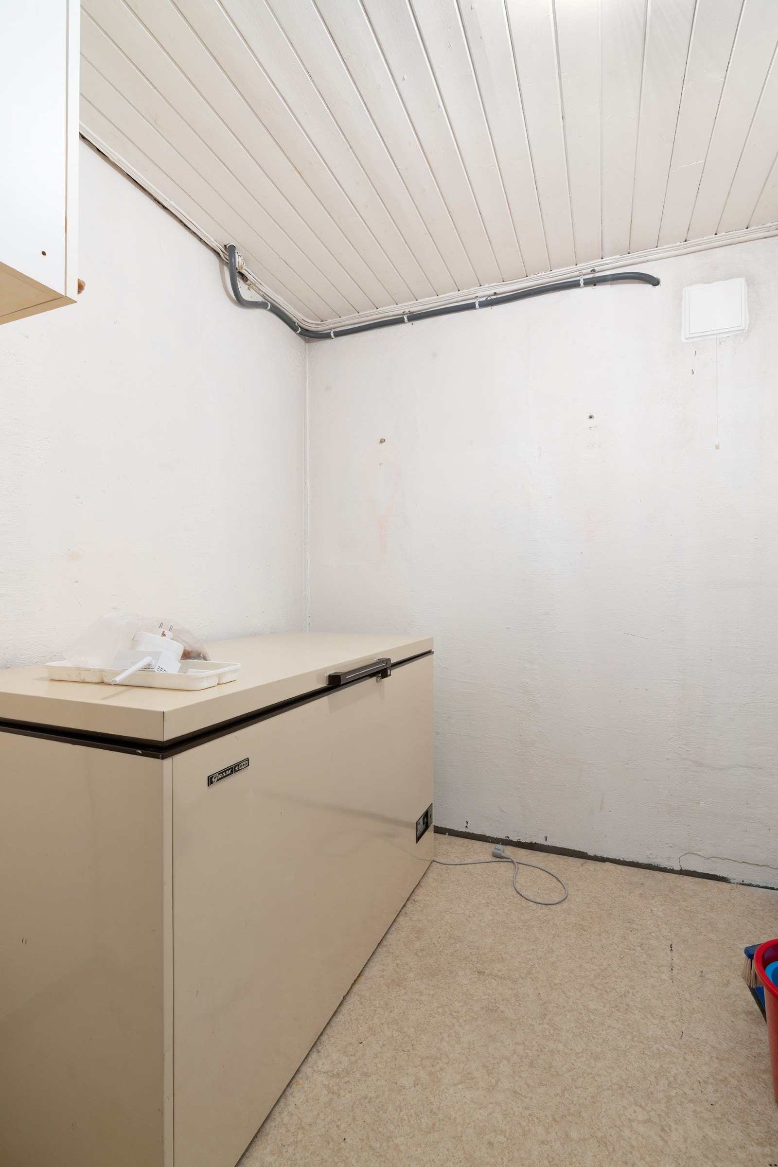 Gode lagringsmuligheter i boligens underetasje. Galleribilde