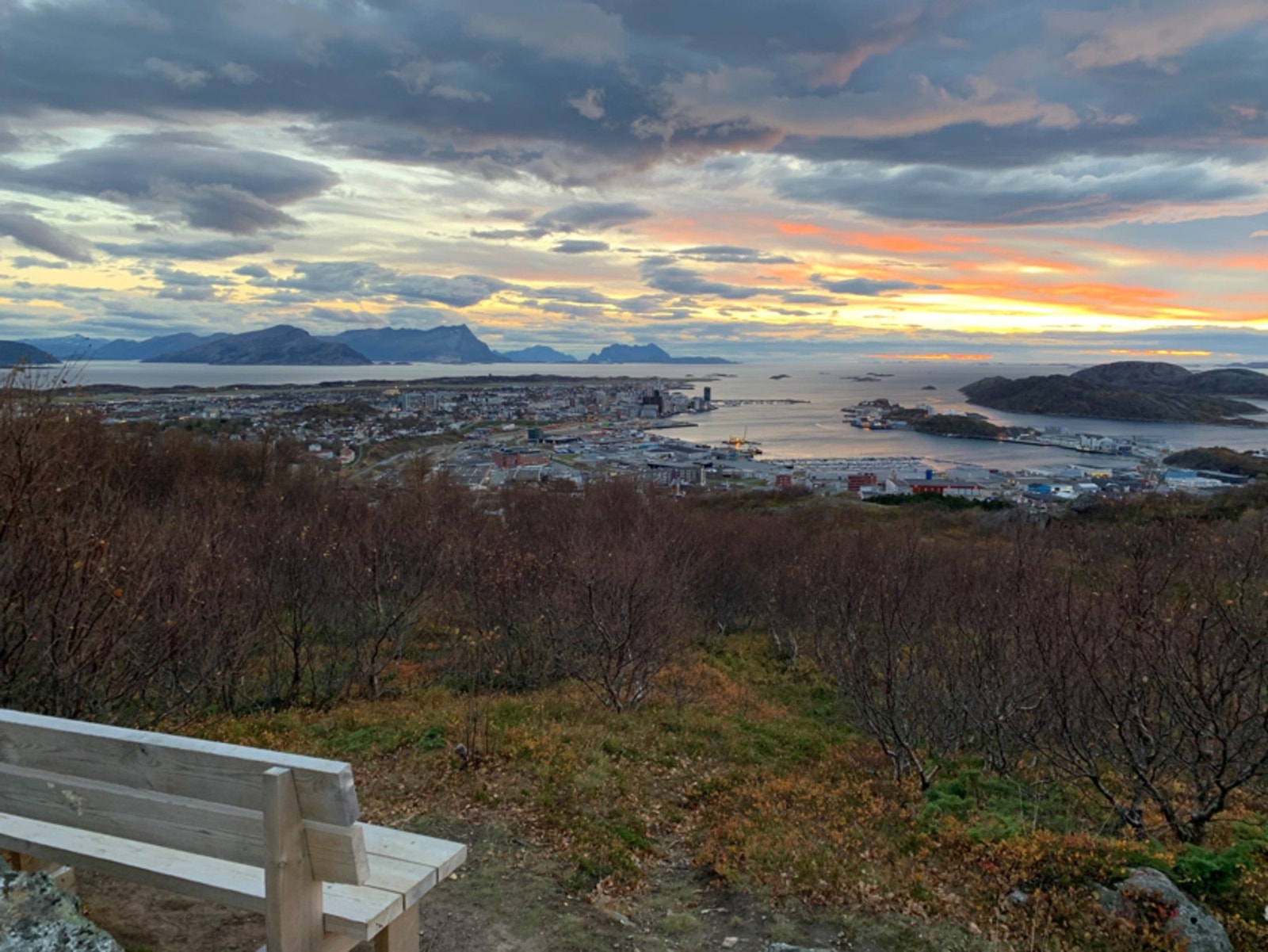 Fra boligen er det kort vei til flotte Bodømarka, med et eldorado av løypenettverk, sommer som vinter Galleribilde