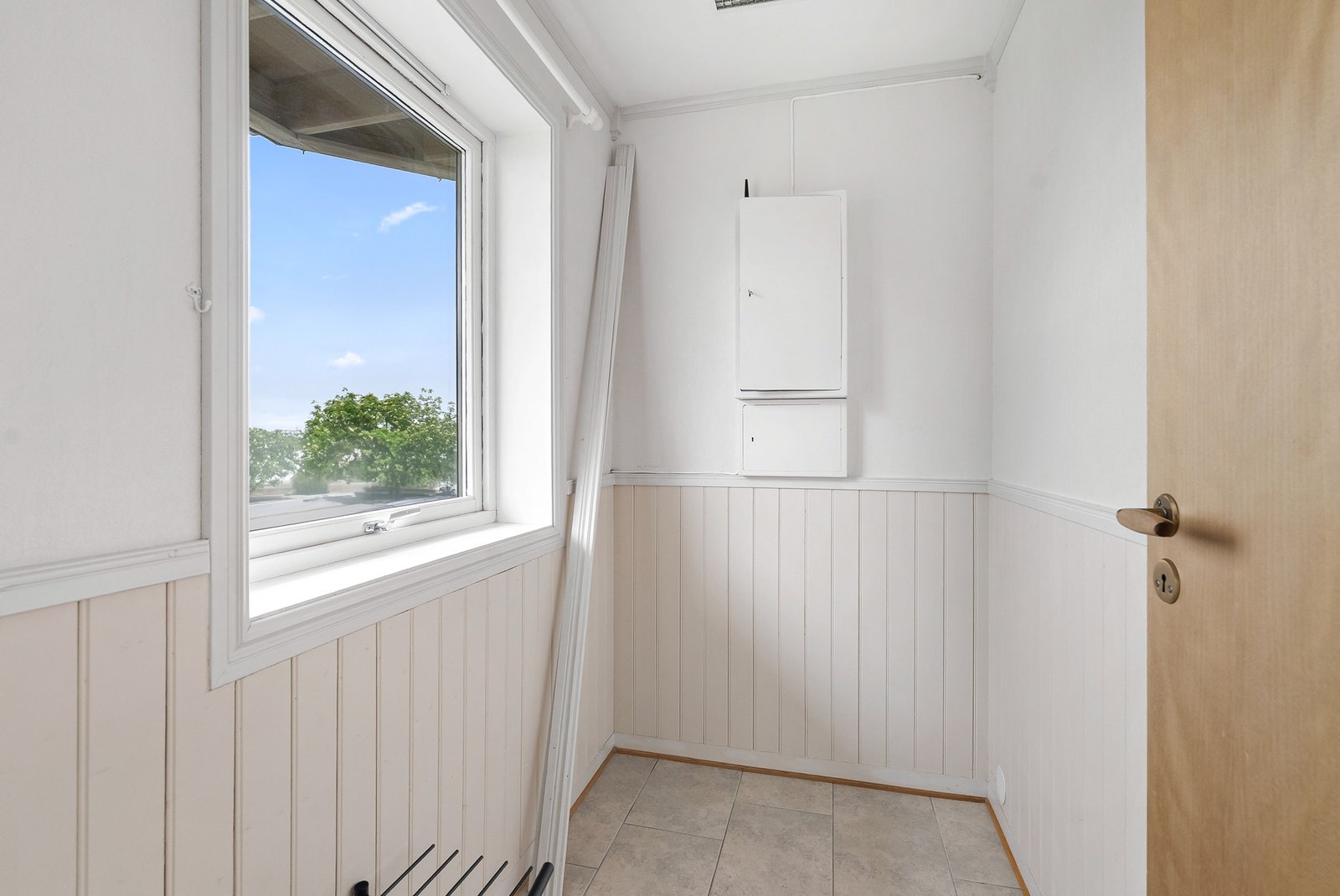 Bod med adkomst fra entré Galleribilde