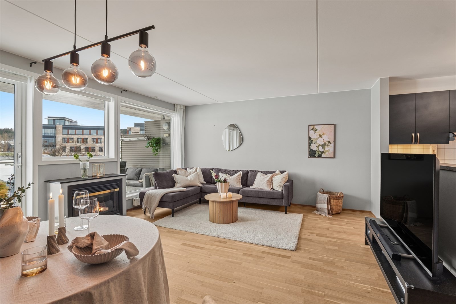 Her får du en leilighet med en lys, praktisk og åpen planløsning mellom rommene. Galleribilde