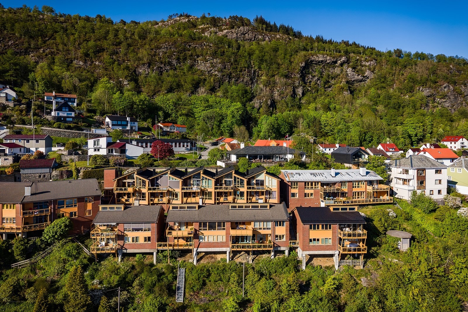 Oversiktsbilde som viser bebyggelsen i Starefossen/Nystuen. Galleribilde