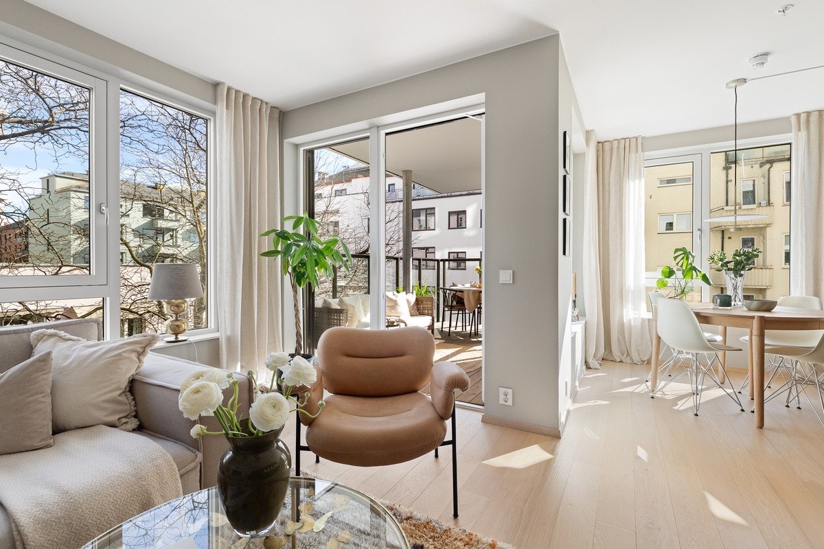 Fra stuen er det utgang til en herlig balkong Galleribilde