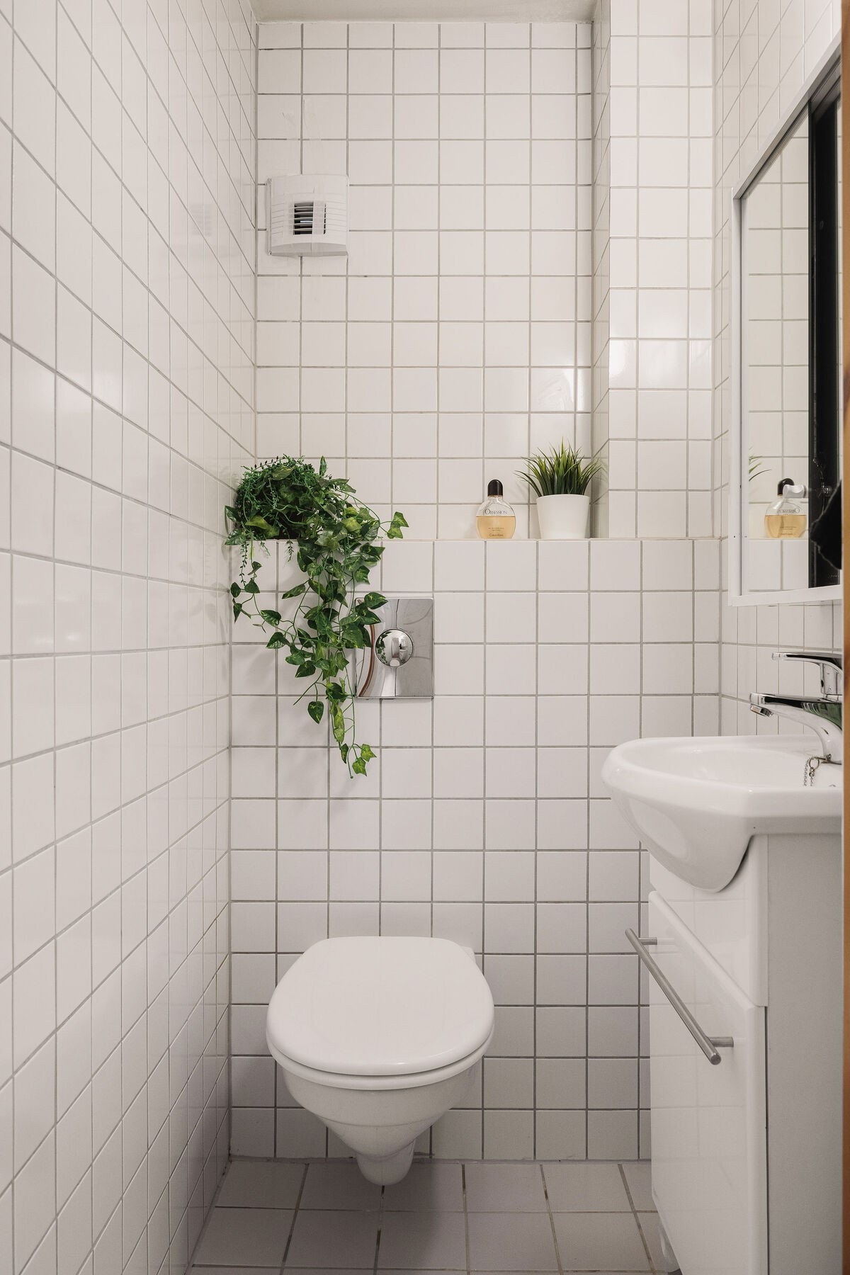 Praktisk separat toalettrom som er en stor fordel i en travel hverdag. Galleribilde