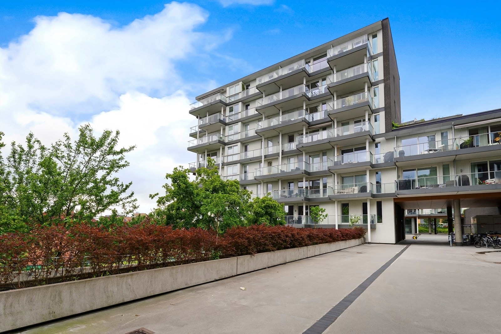 Eiendommen er en del av et moderne boligkompleks ferdigstilt i 2013. Galleribilde