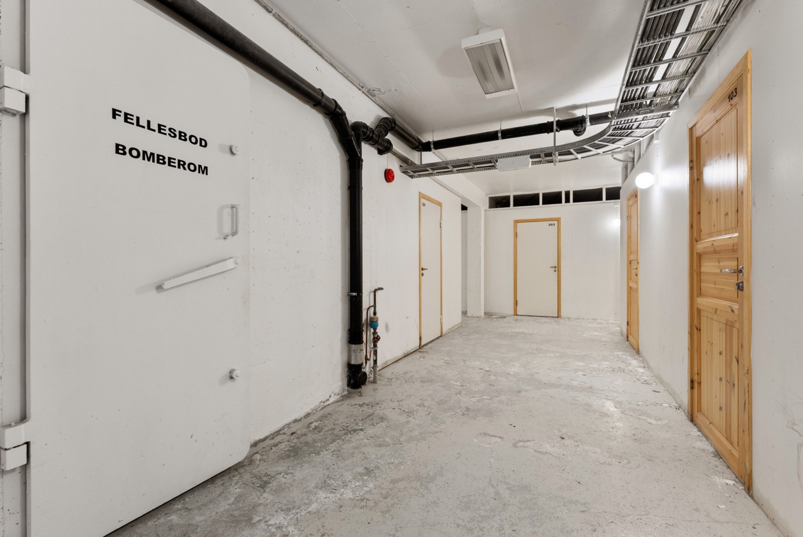 I kjelleren finnes felles boder og lagringsmuligheter. Galleribilde