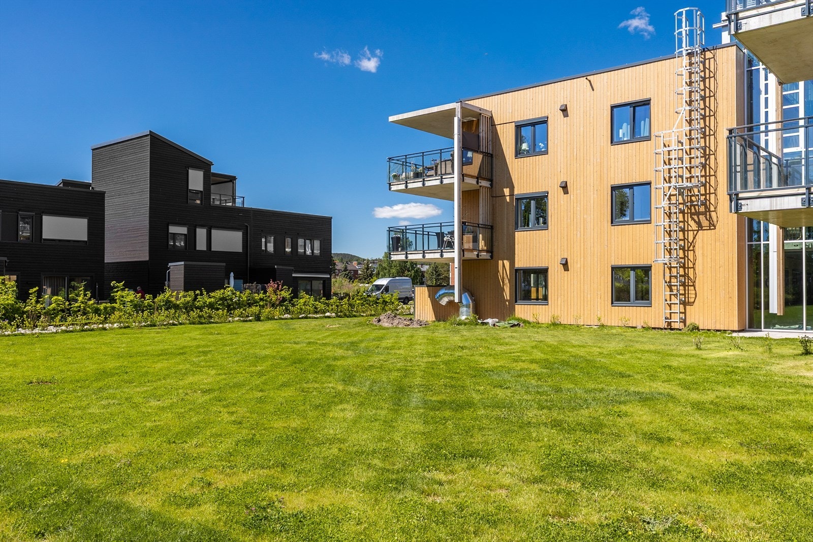 Borettslaget ligger i et etablert og rolig boligområde på Falkum. Galleribilde