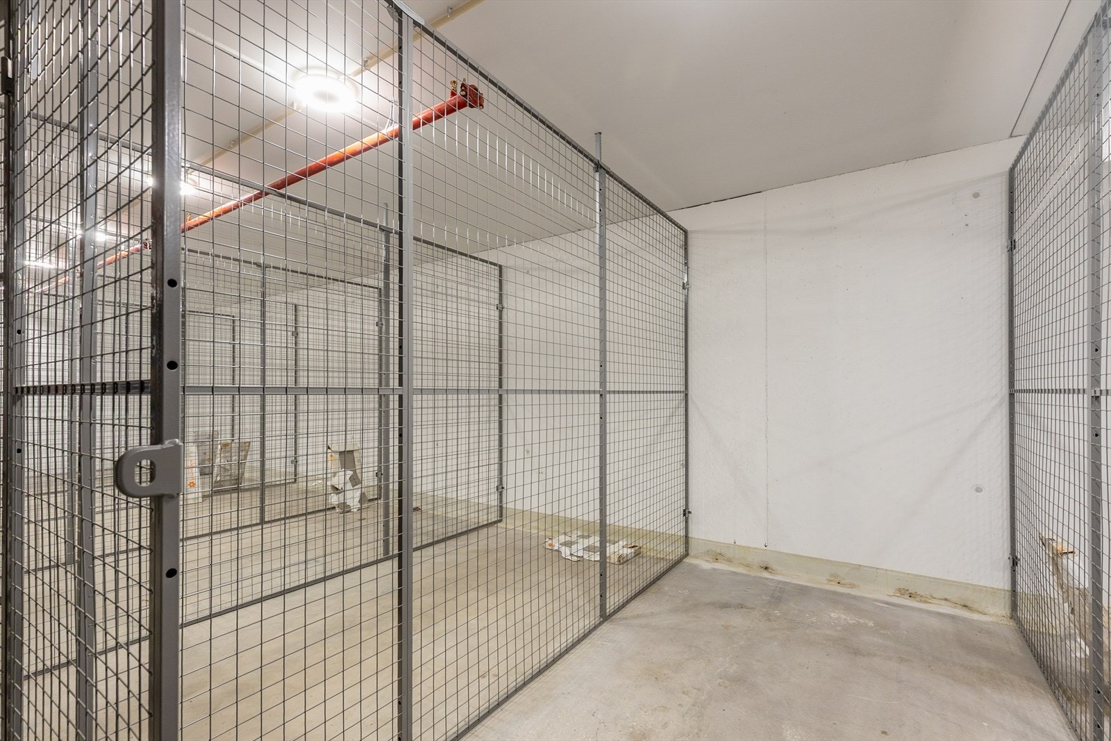 Leiligheten disponerer en bod på 5 m² i kjelleren for ekstra lagring. Galleribilde