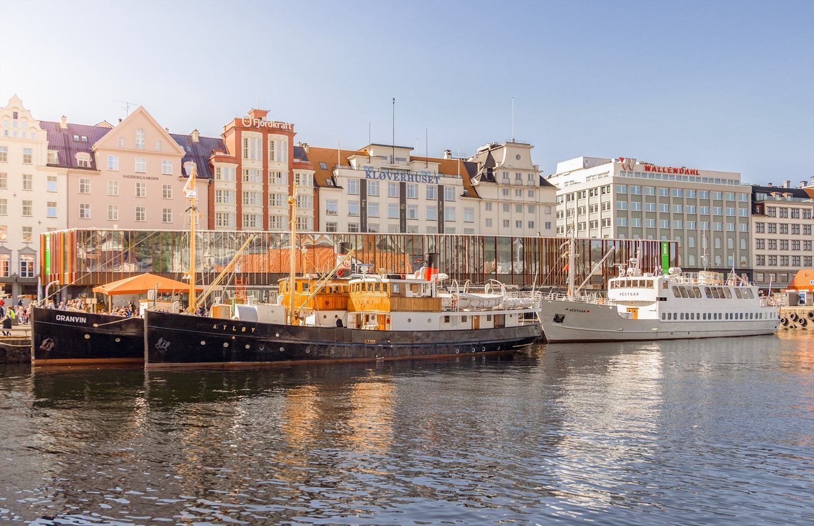 Kort gangavstand til Bergen sentrum som har et rikt kultur- og fritidstilbud med kino, teater, konserter, museer og arrangementer gjennom hele året. Galleribilde