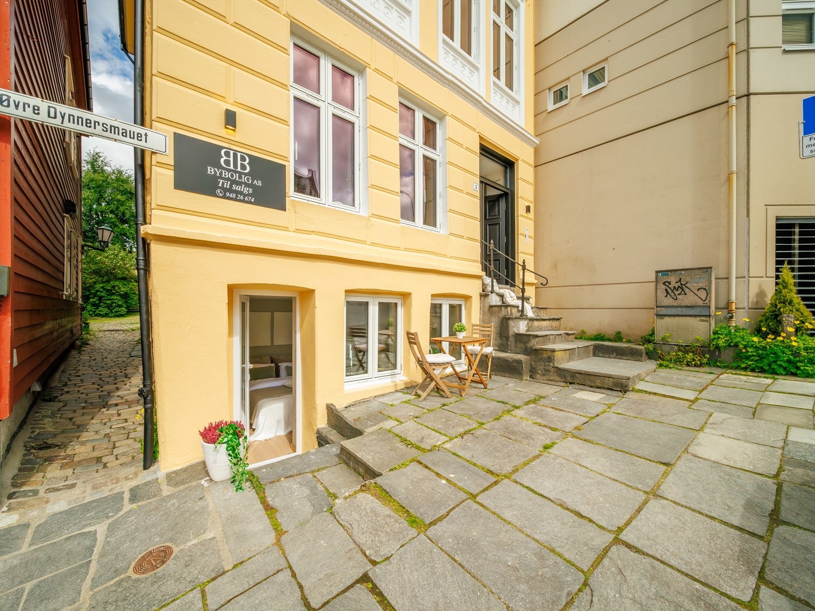 Her bor du med byens pulserende liv rett utenfor døren, samtidig som du har enkel tilgang til alt av servicetilbud, kultur, rekreasjon og kommunikasjon. Galleribilde