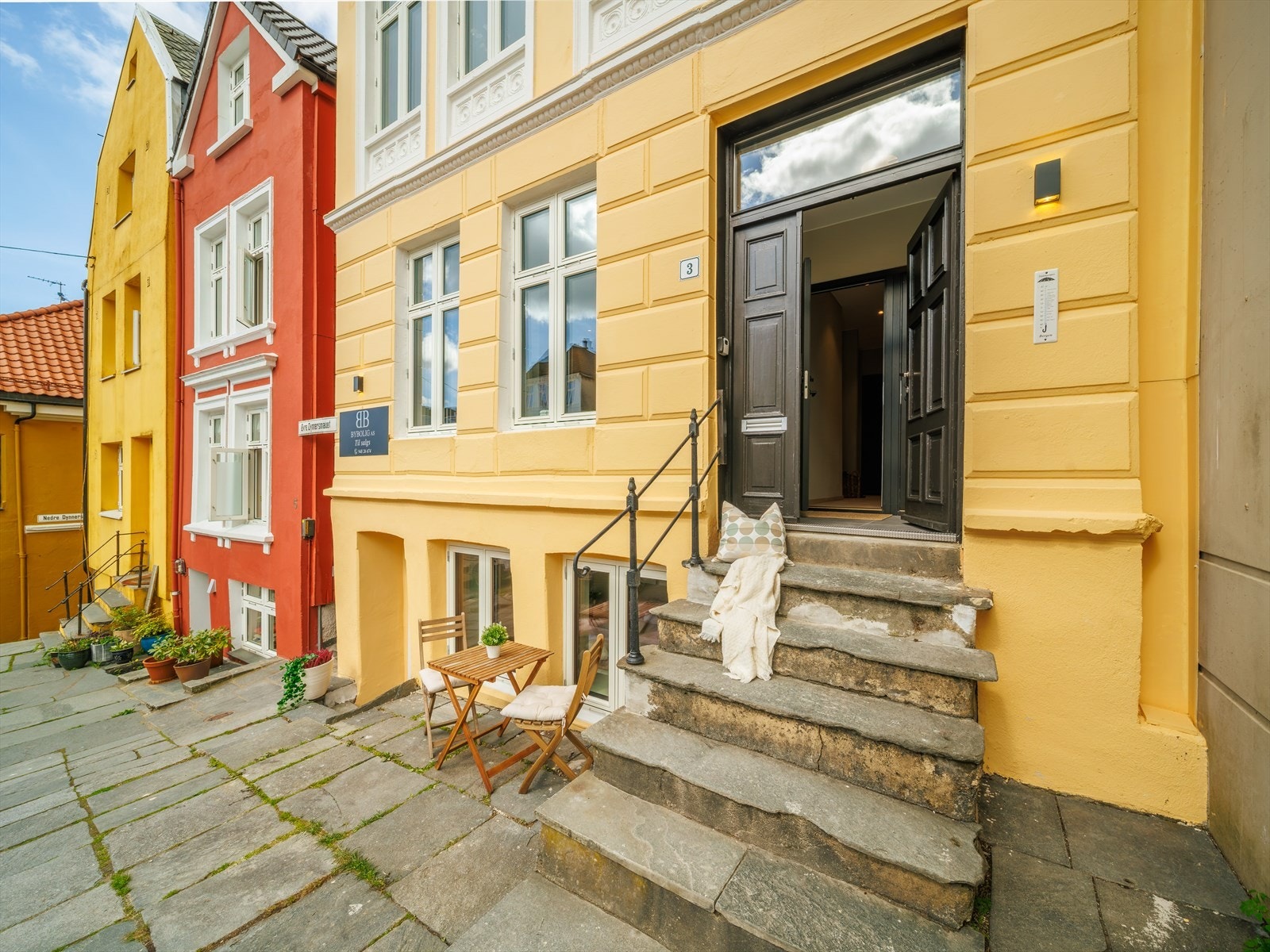 Leiligheten har attraktiv og sentral adresse midt i hjertet av Bergen sentrum. Galleribilde
