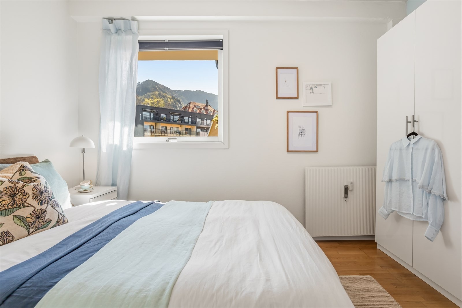 Vannbåren varme fra radiator gir lun og god varme. Galleribilde