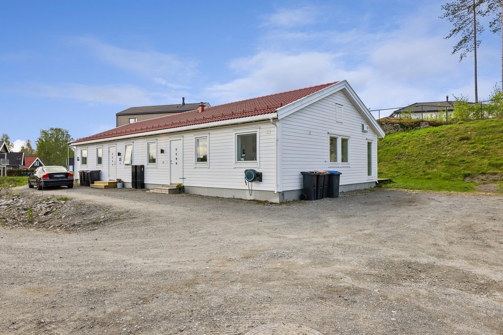 Halvpart av tomannsbolig fra 2021. Boligen har vannbåren gulvvarme og balansert ventilasjon. Galleribilde