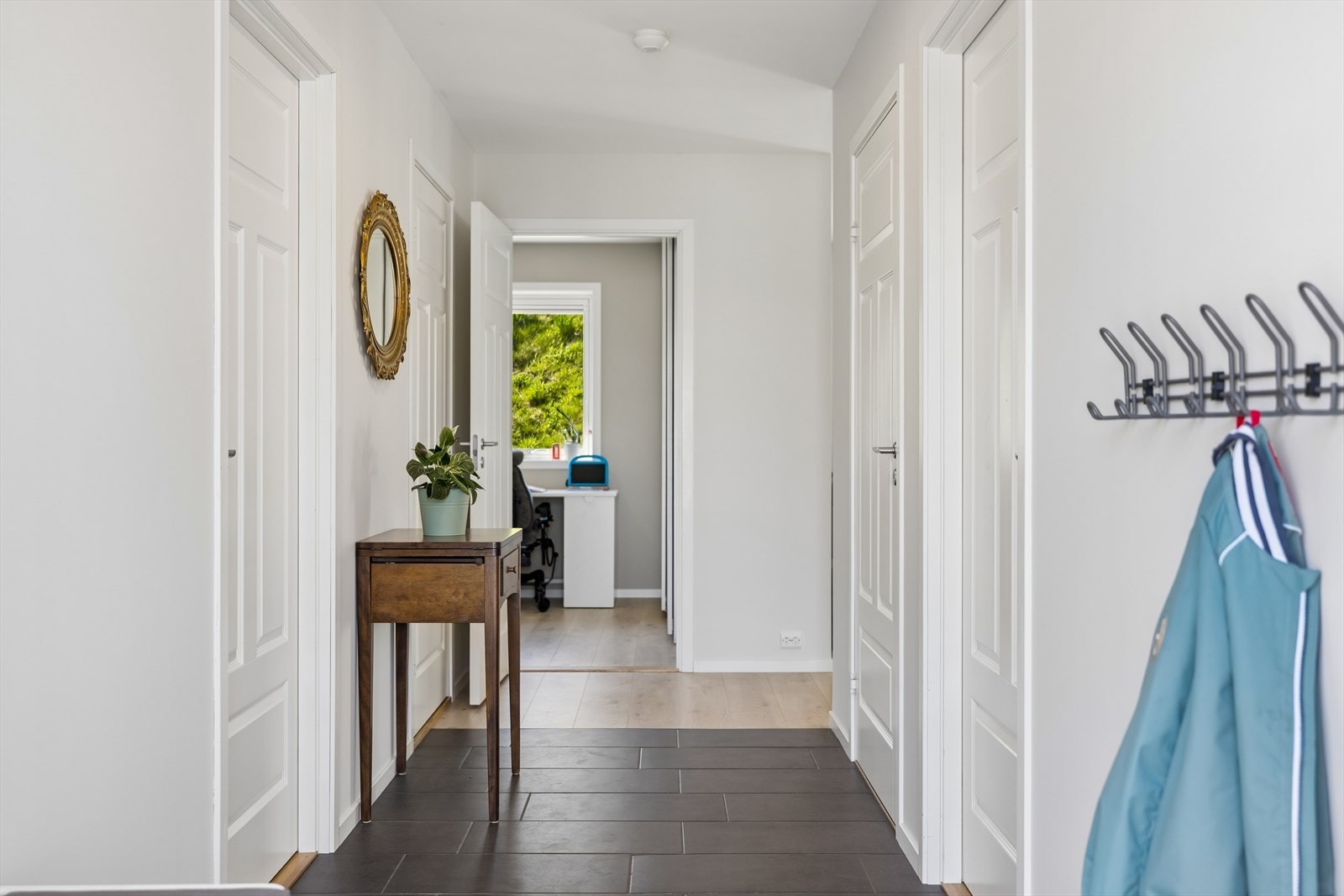 Lyst og åpent - velkommen inn! Galleribilde