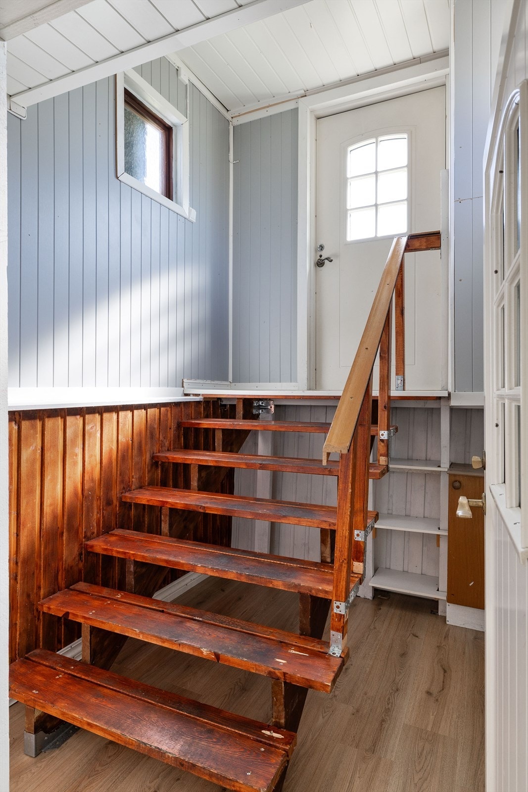 Kjelleretasjen har egen, separat inngang. Galleribilde