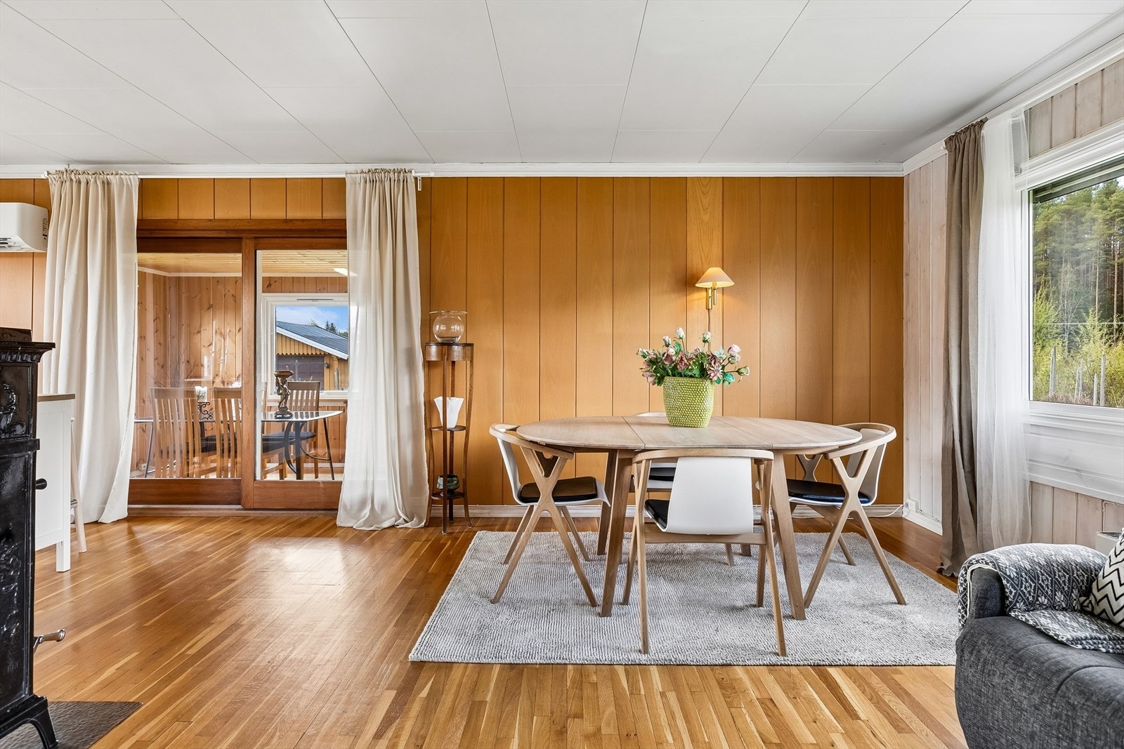 Stue med skyvedør ut til vinterhagen Galleribilde