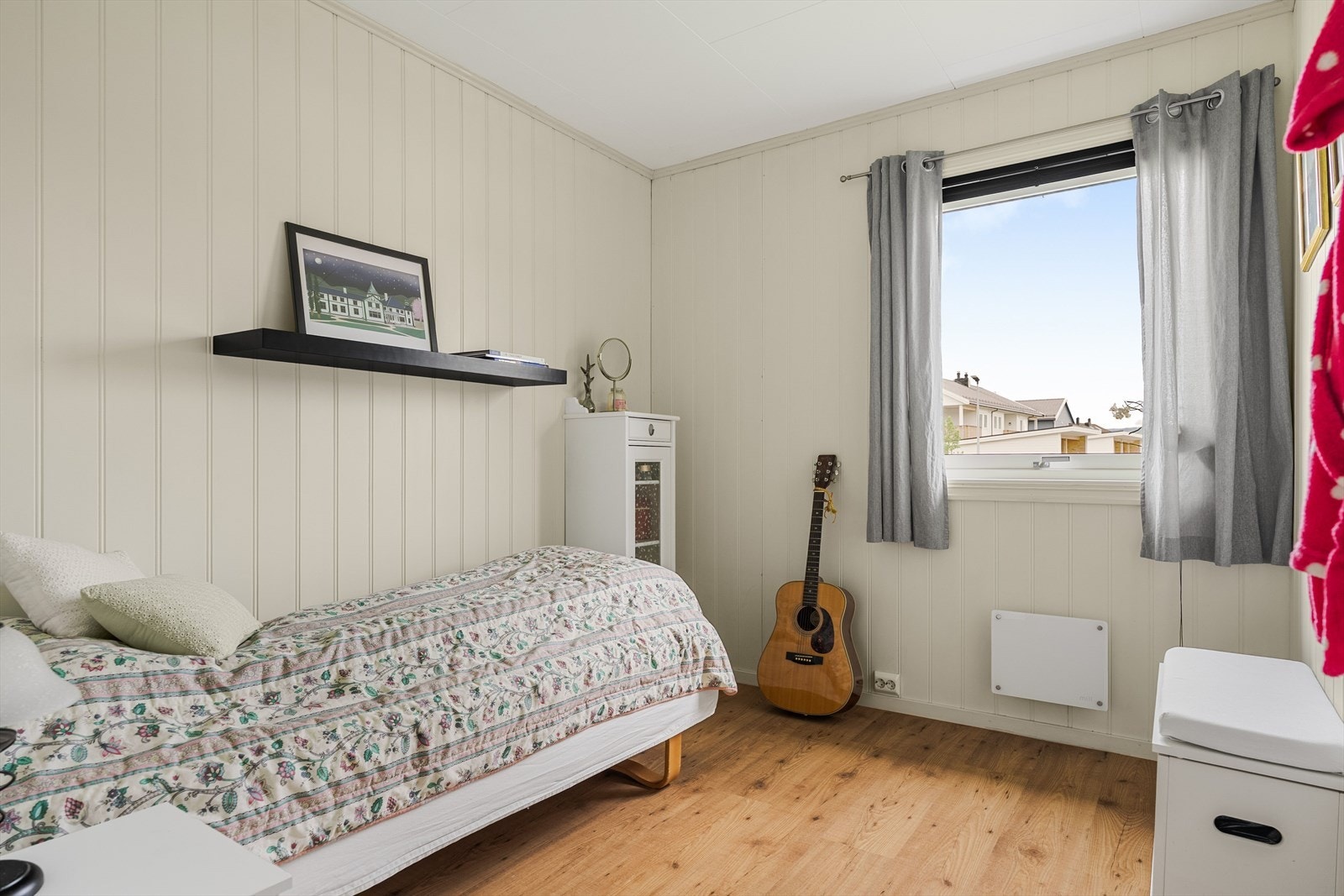 Soverom nummer to måler 7 m² og kan egne seg godt som gjesterom, barnerom eller hjemmekontor. Galleribilde