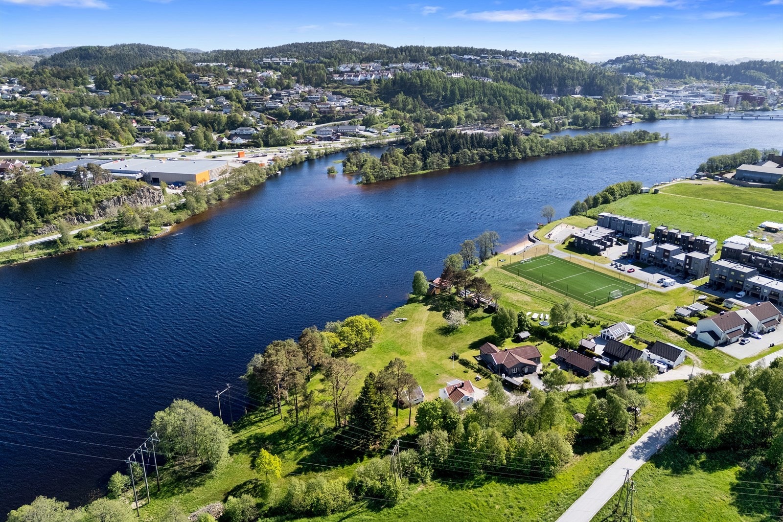 Beliggenheten gir kort vei til både sentrum og rekreasjonsområder. Galleribilde