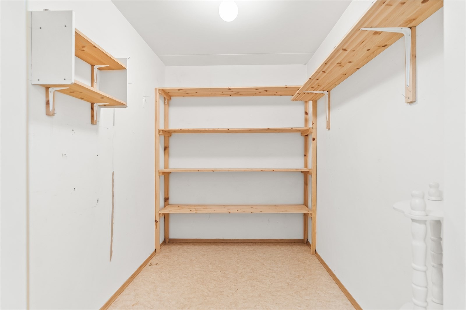 Bod som ligger vegg i vegg med leiligheten Galleribilde