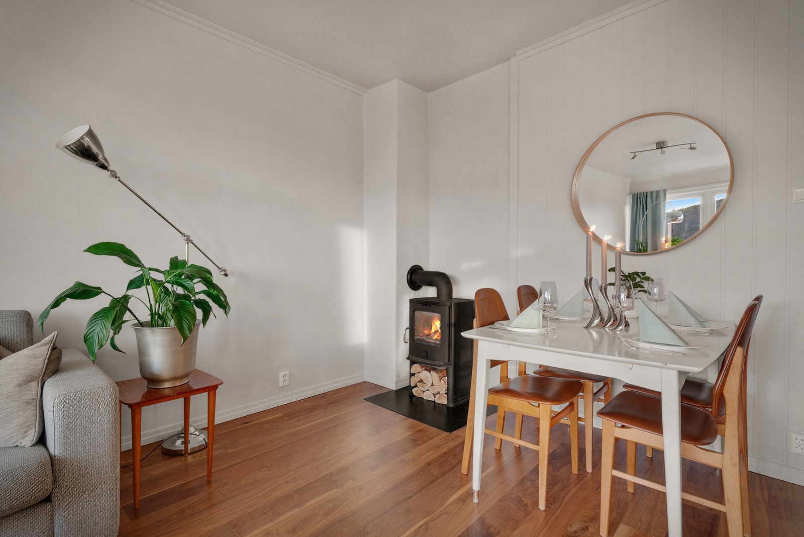 Det er god plass til stort spisebord. Galleribilde