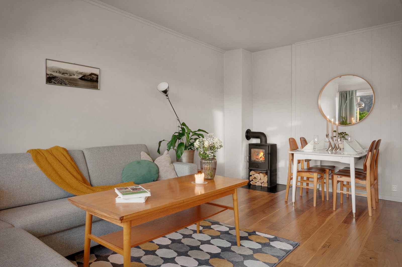Gulvet er belagt med laminat. Galleribilde