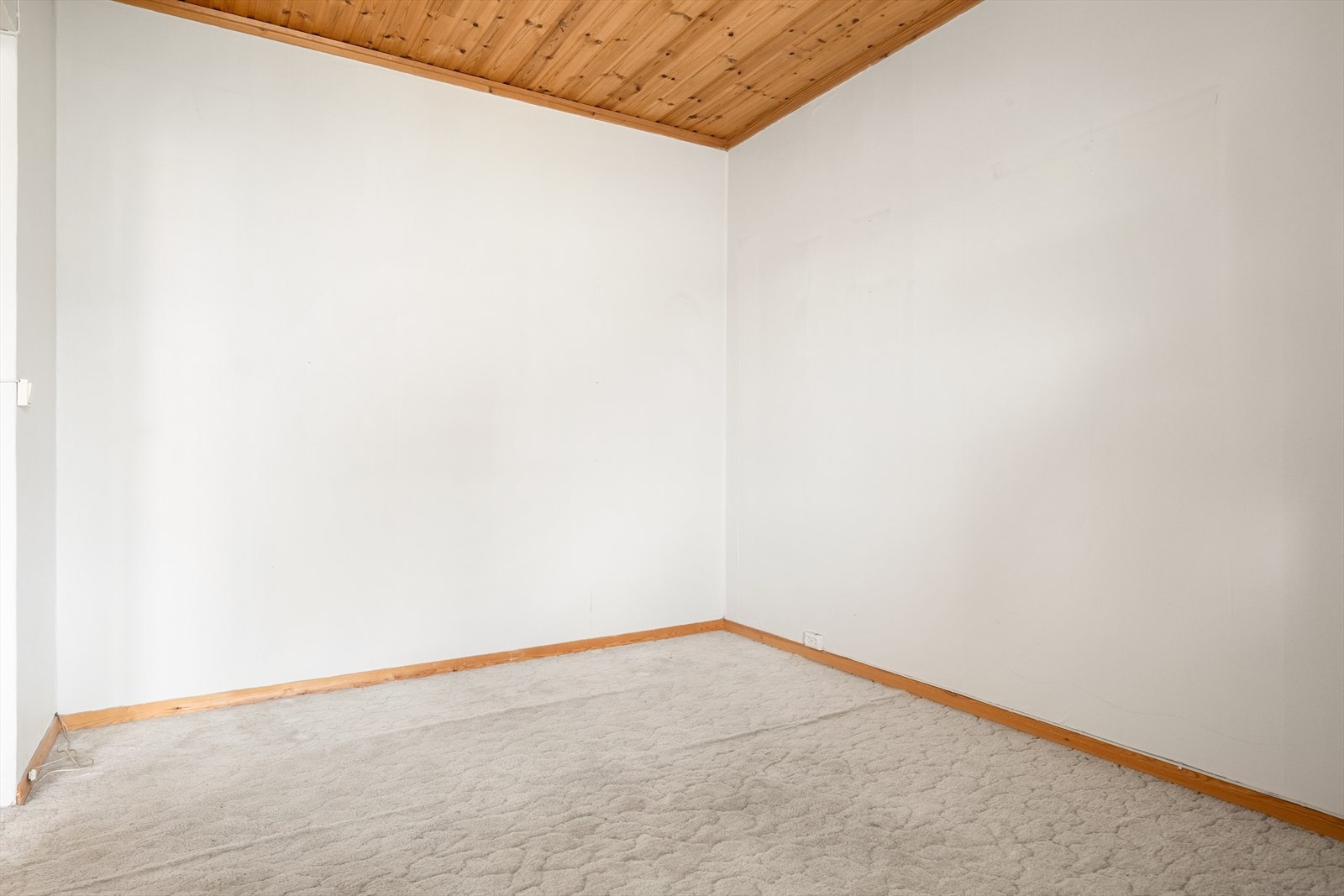 Leiligheten har 3 soverom på hhv. 8,7, 10,2 og 13m² Galleribilde