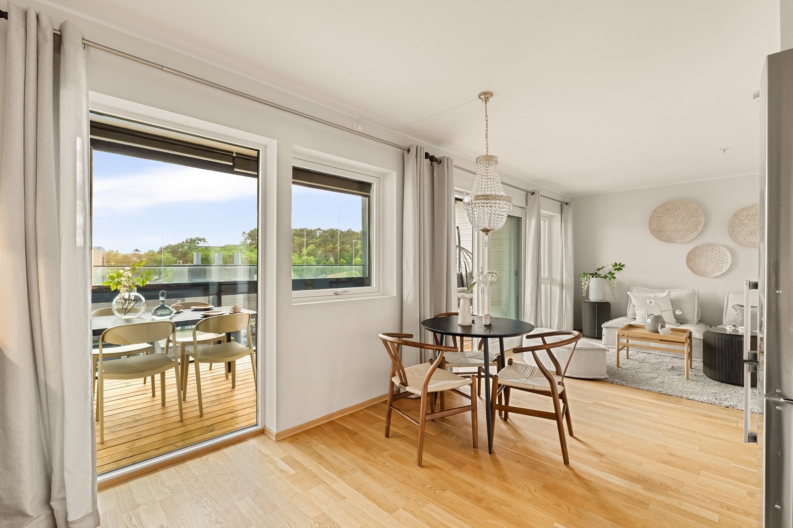 Her er det god plass til spisegruppe. Galleribilde