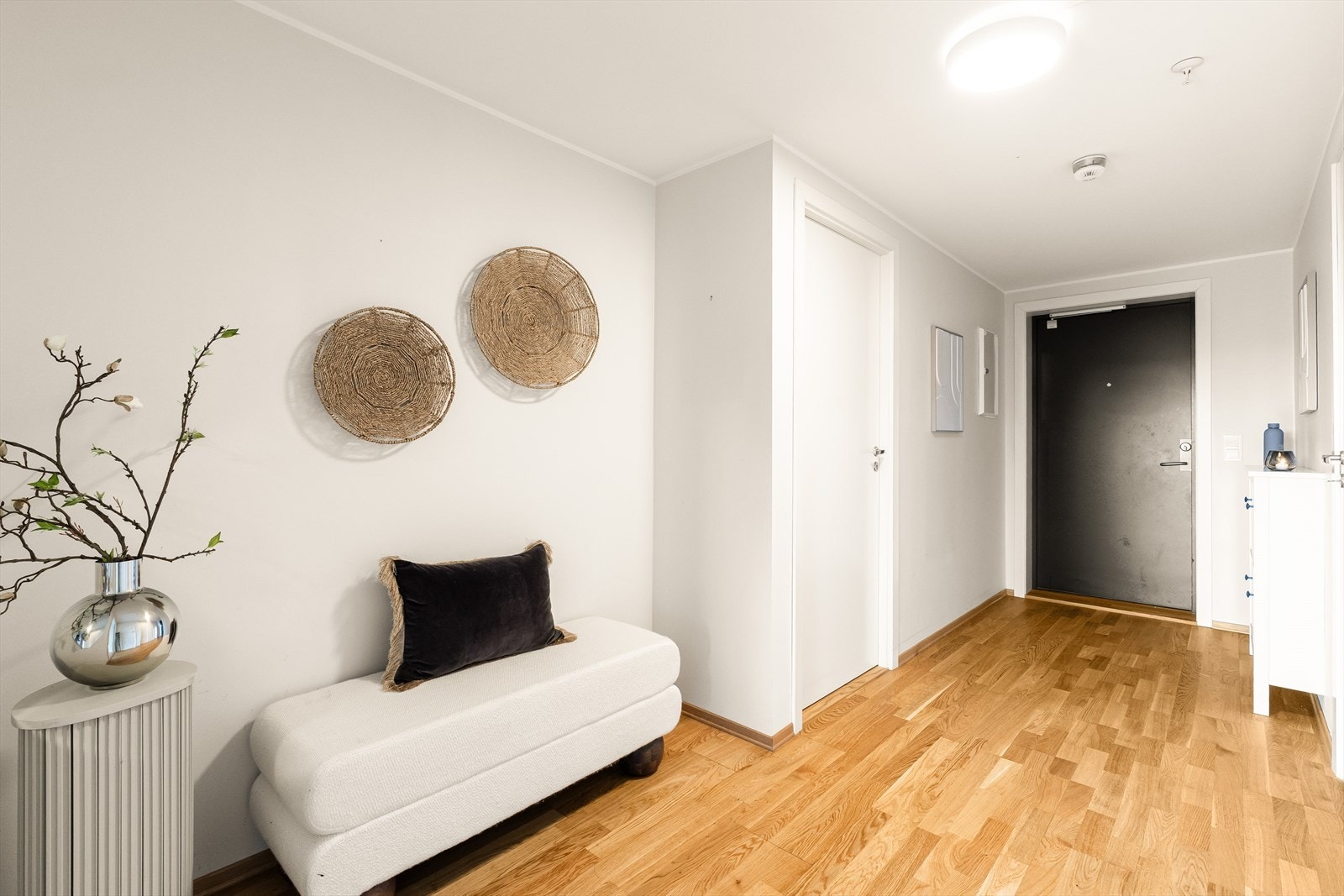 Entre med god plass til ytterbekledning Galleribilde