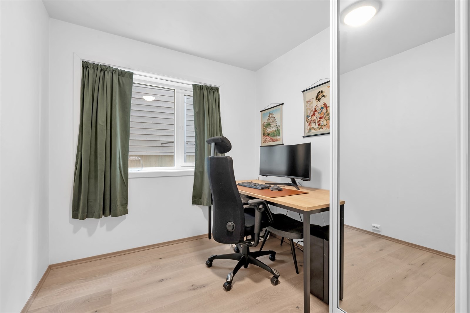 Også med skapplass Galleribilde
