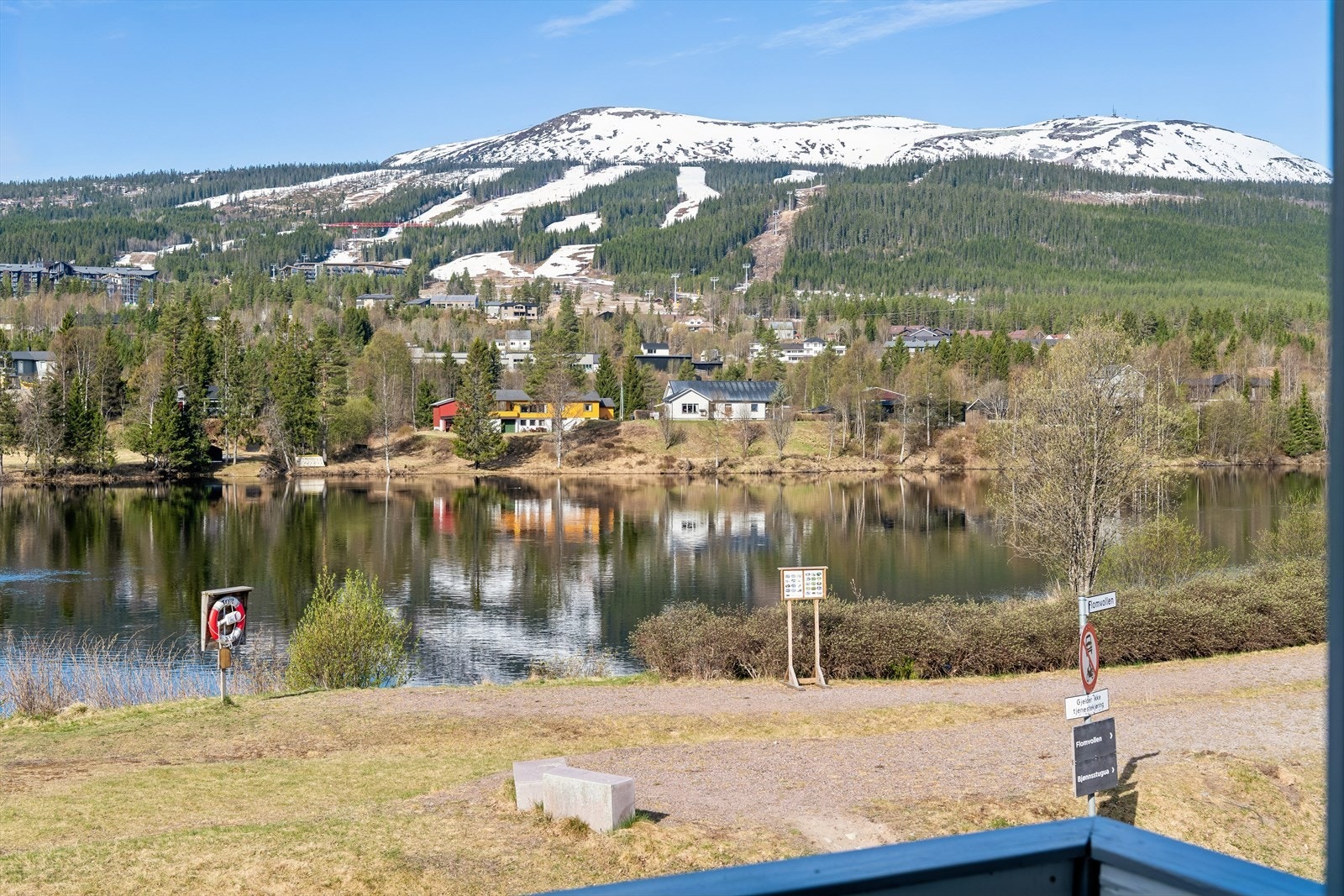 Nyt utsikten til Trysilfjellet, med Norges største skianlegg. Galleribilde