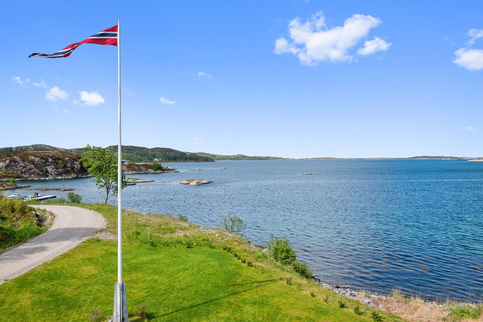 Det er ikke boplikt på Hitra, og eiendommen kan benyttes som fritidseiendom Galleribilde