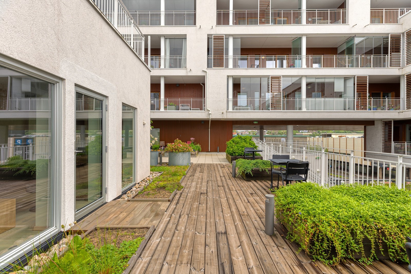 Lys 1-roms i 3. etasje med direkte utgang til terrasse Galleribilde