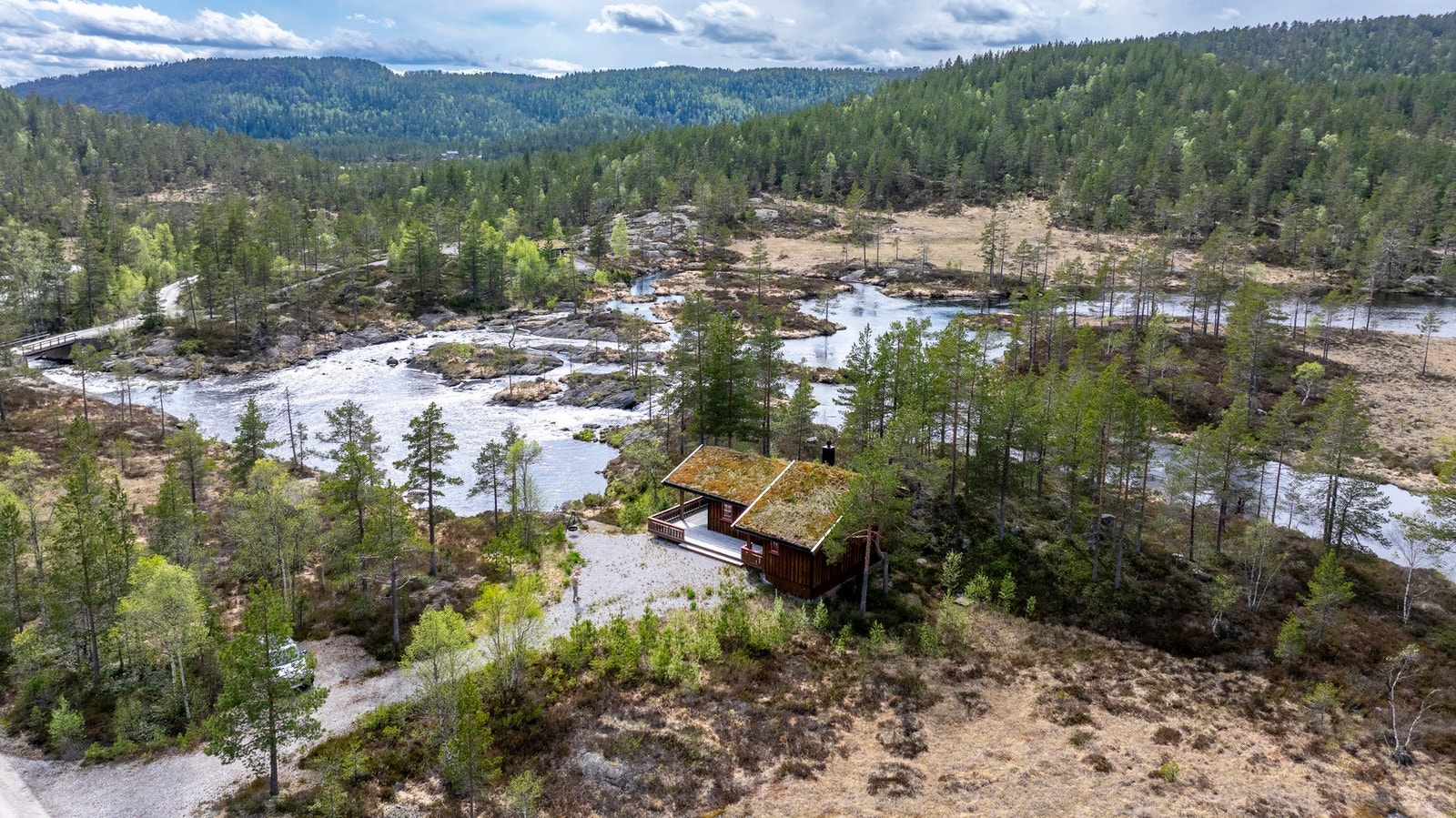 Hytta har veiadkomst på sommerstid Galleribilde
