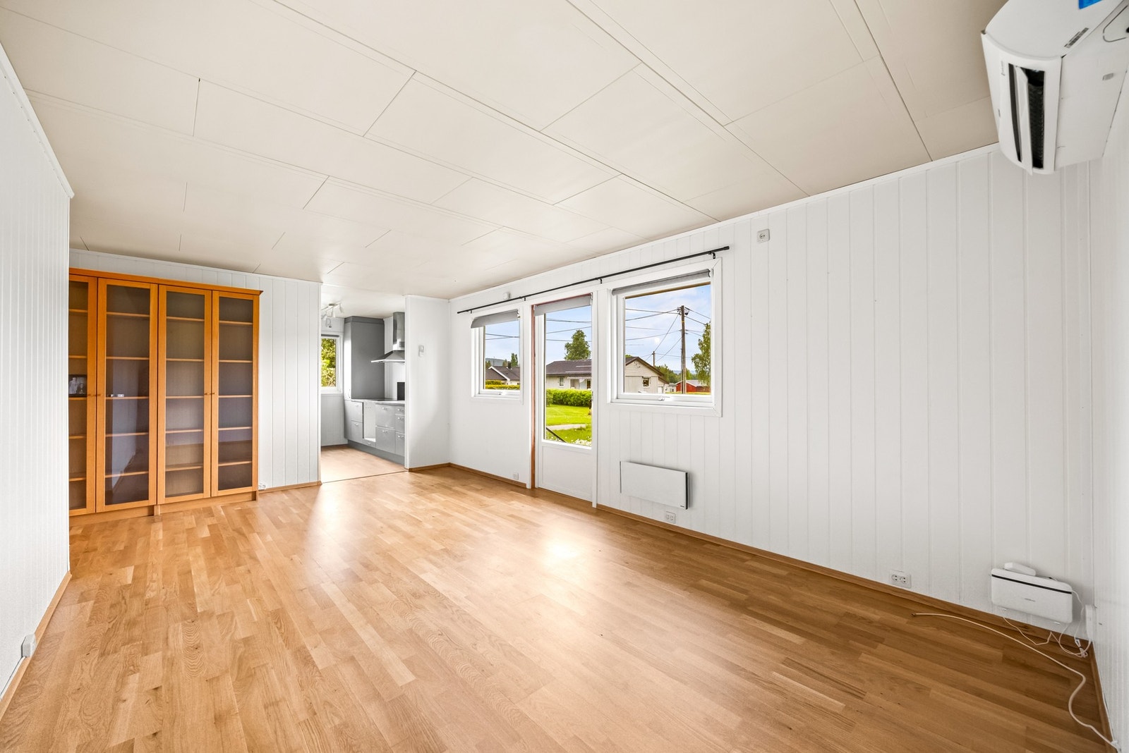 Boligen ligger i et veletablert og barnevennlig boligområde med nærhet til flotte turområder. Galleribilde