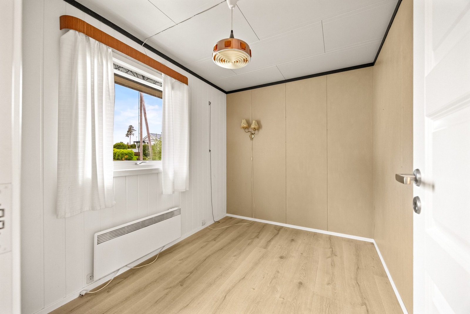 Soverom 1 har adkomst fra entréen og passer ypperlig som barnerom eller gjesterom. Galleribilde
