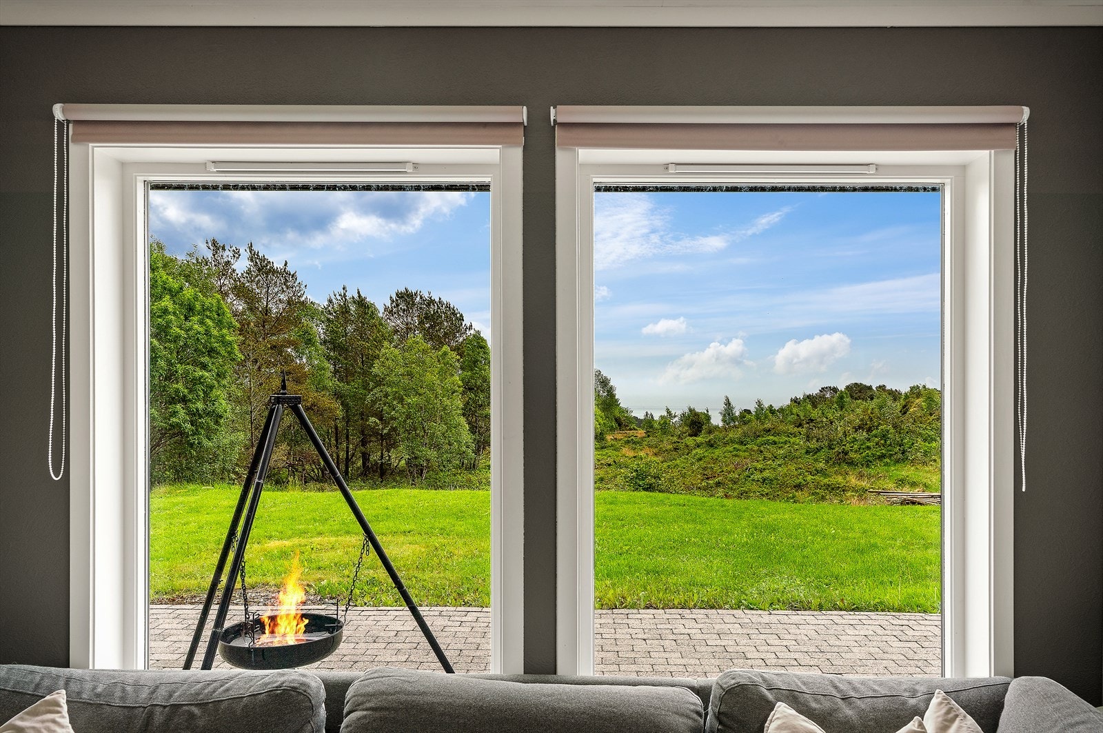 Boligen har en rolig og naturskjønn beliggenhet i Klokkarvik. Galleribilde