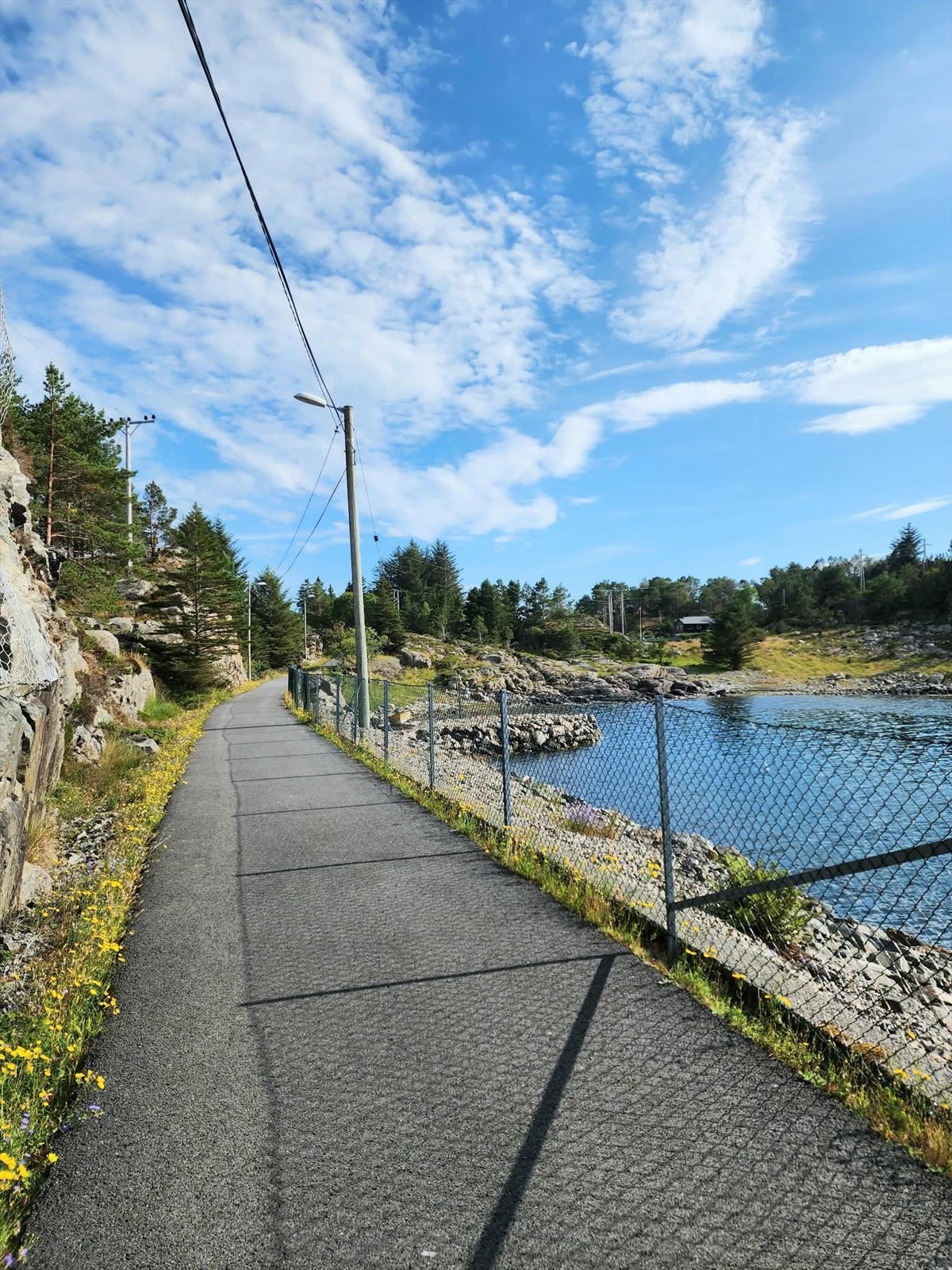 Sykle, spasere eller bade... Uansett sommeridyll og gode minner. Galleribilde