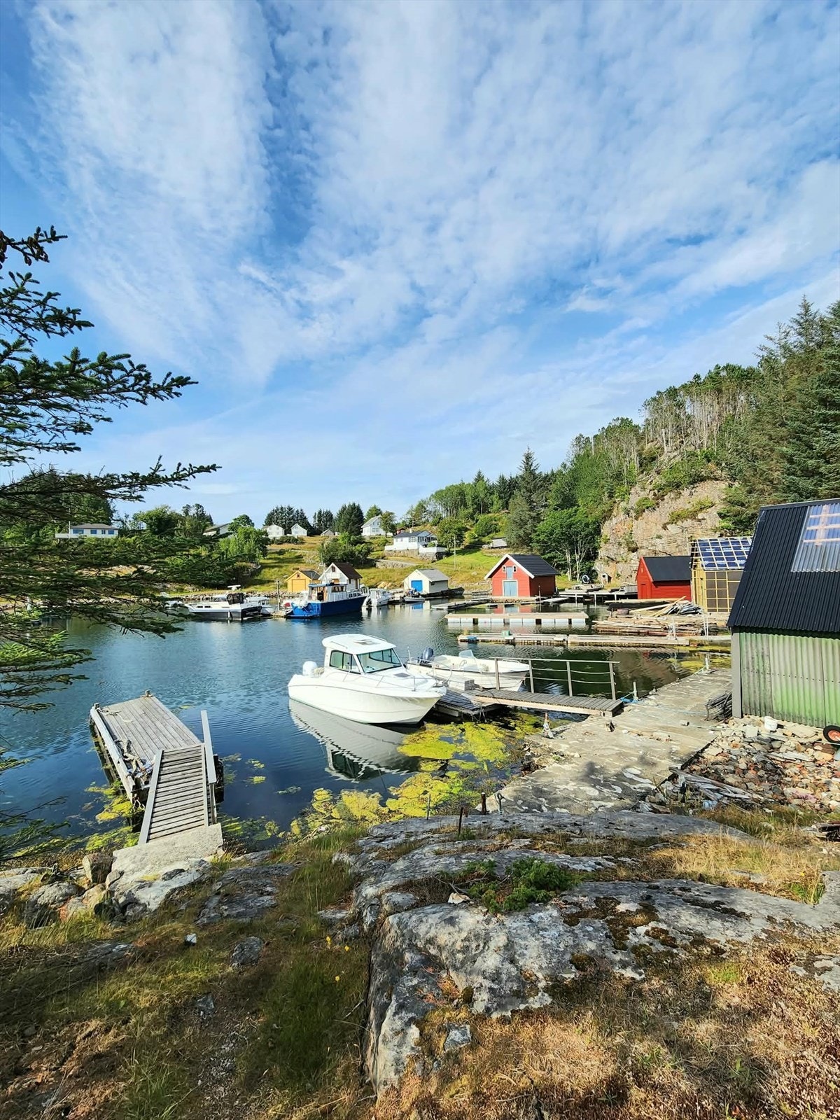 Pris for båtplass pr 1.6.26 på Geiranger: 3.500,- pr. år. Galleribilde